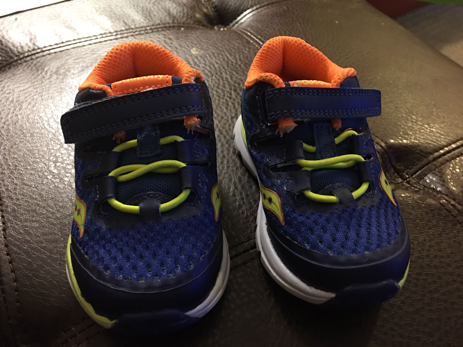 Saucony toddler shoes size 4.5c
