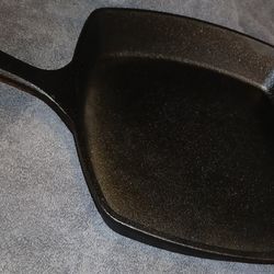 10.5 Inch Squar Cast Iron Skillet By Jim Beam