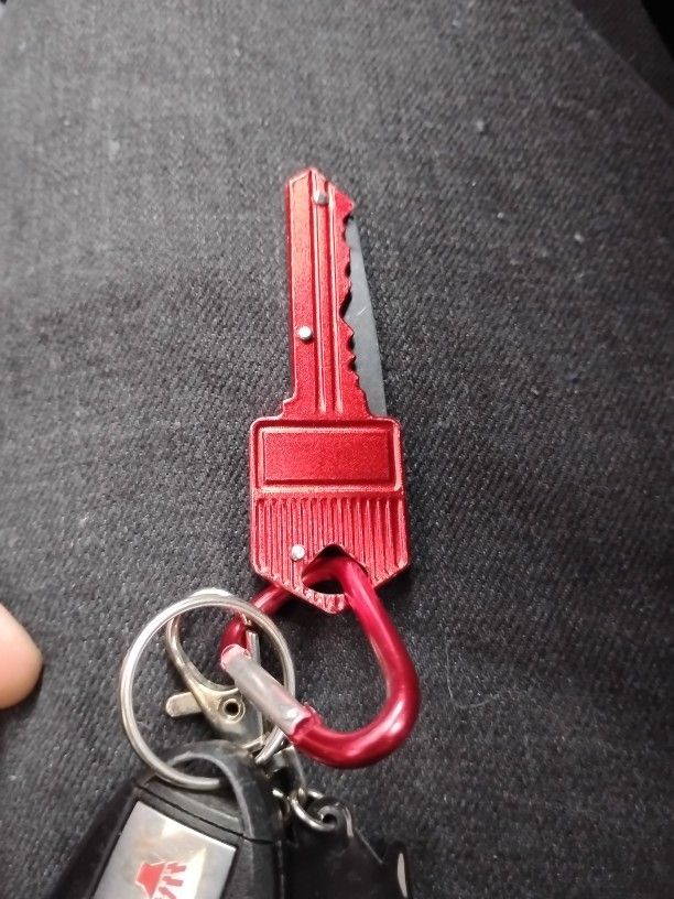 Tiny Knife Key