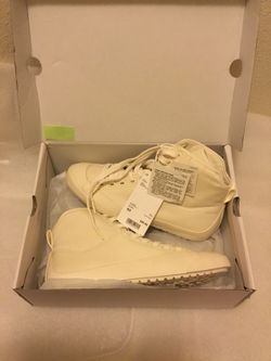 UNiQLO Hi-Cut Sneakers Size 8.5