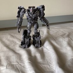 Megatron toy transformer (transformable into oil truck no instructions)