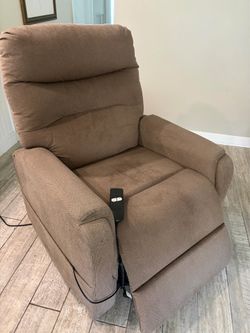 Electric Lift Recliner Chair ￼