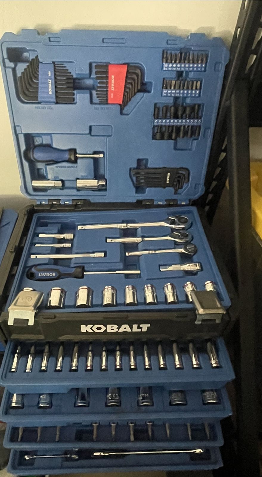 Kobalt 250-Piece Standard (SAE) and Metric Polished Chrome Mechanics Tool Set with Hard Case