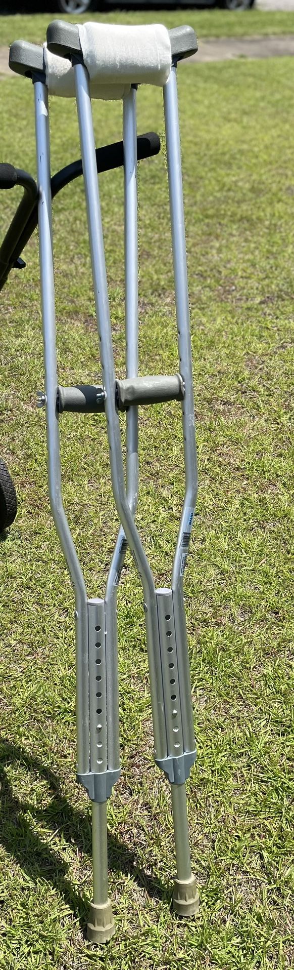 Drive Aluminum Pair of Crutches 10400-1 EPC