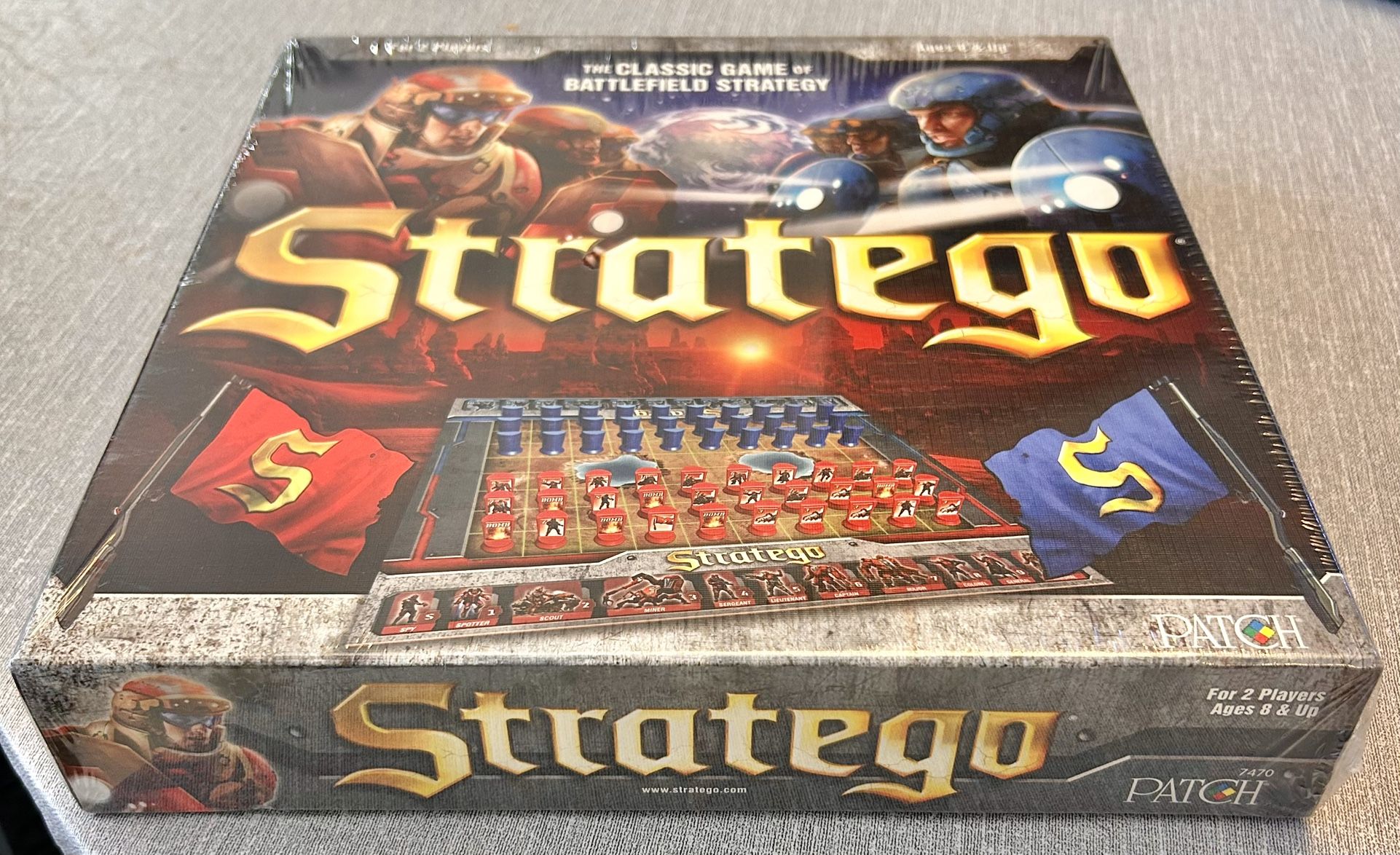 Stratego Battlefield Strategy Game Patch 2014 Brand New Sealed