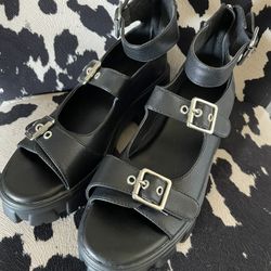 Black Heeled Sandal With Buckled Straps