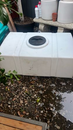 Water container