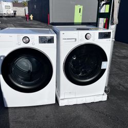 LG Washer And Dryer Set Gas  White Is Open Box 