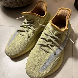 Adidas Yeezy 350 boost Marsh V2 Size 6.5 for Sale in Phoenix, AZ - OfferUp
