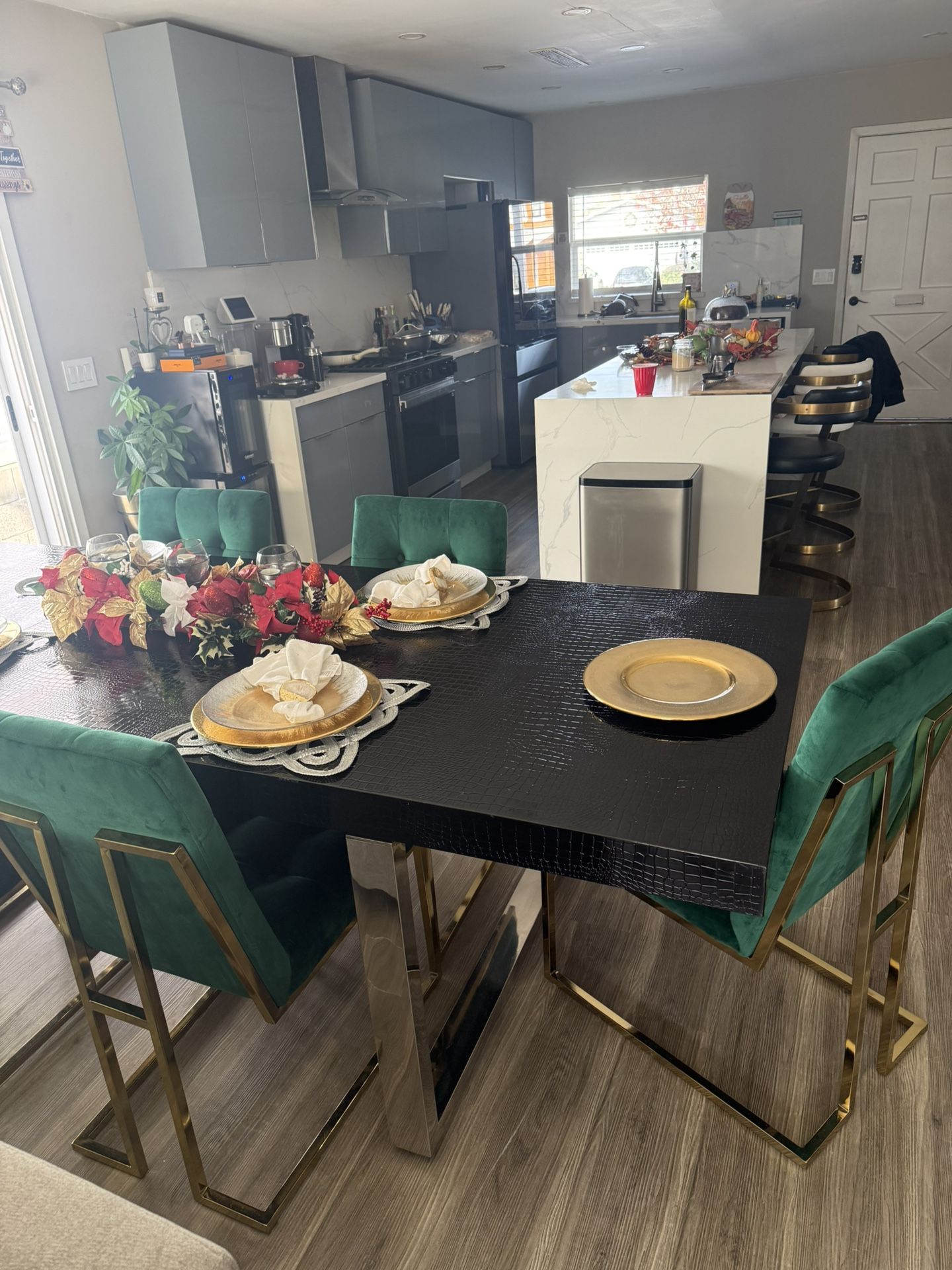 Dining Table With Chairs