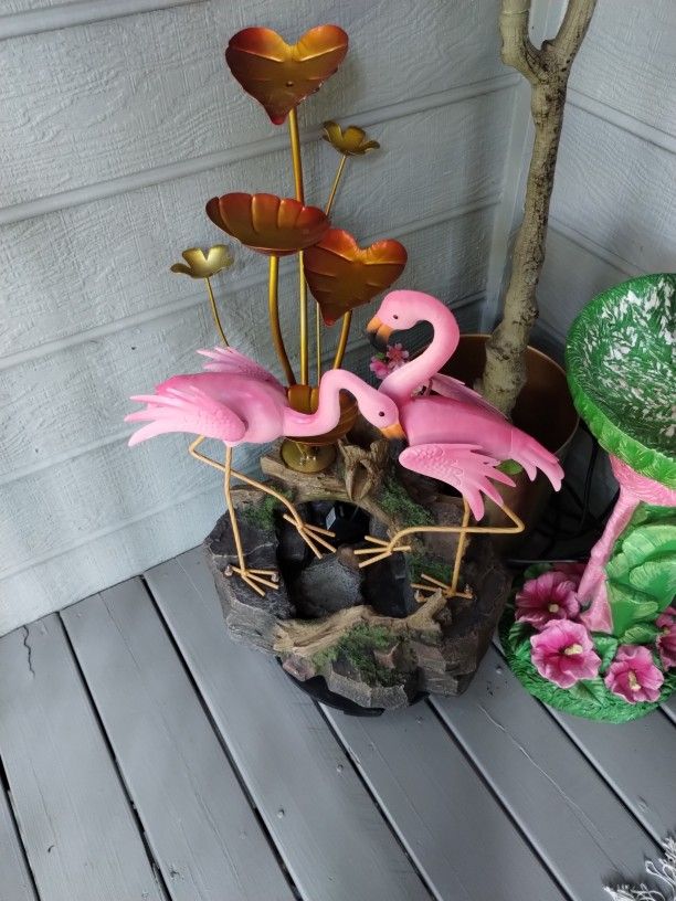 Flamingo Fountain Solid Resin