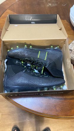 Football cleats