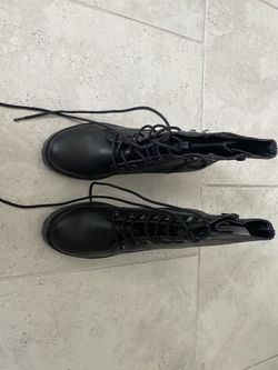 Women’s size 10 black boots NEW