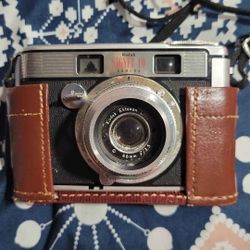 Kodak Signet 40 Camera With Field Case and Strap Vintage Camera [Late 1950s]