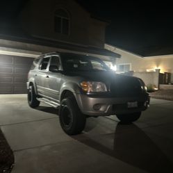 2004 Toyota Seqiuoa