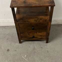 15”wx12”dx24”h Like New End Table 