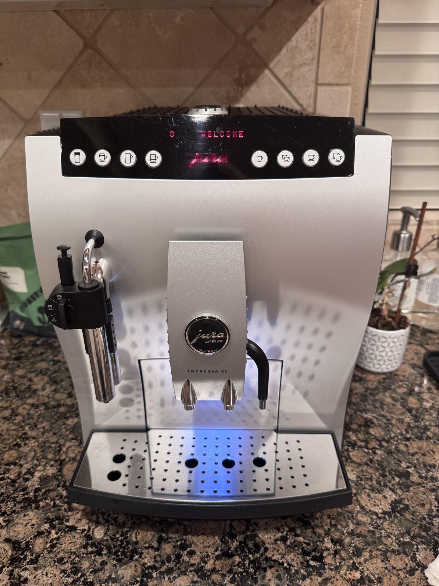 Luxury Swiss Jura z5 Espresso Coffee Machine - $350