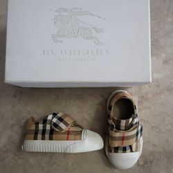  Burberry Shoes 