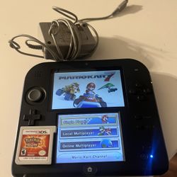 2ds with pokemon and mariokart 7