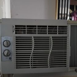 GE 5050 BTU Window Unit Works Great 