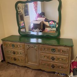 Free Dresser 9 Drawer With Mirror 