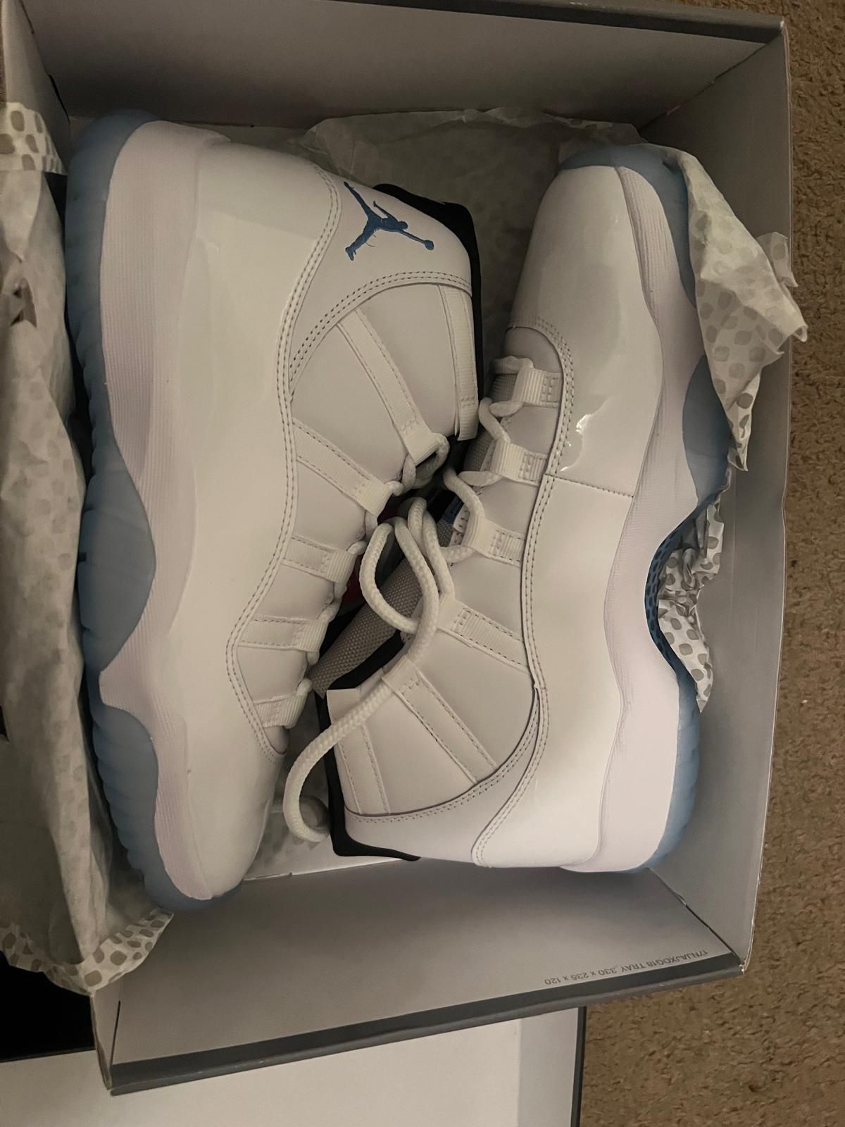 Air Jordan 11 Legend Blue