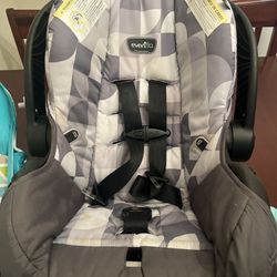 Evenflo Car seat With Base