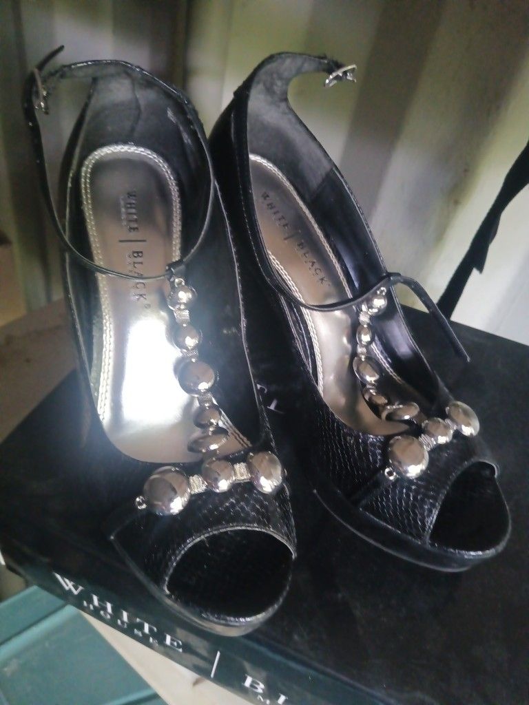 White House Black Market Wedges Sz 8.5