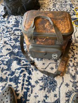 Magellans soft cooler