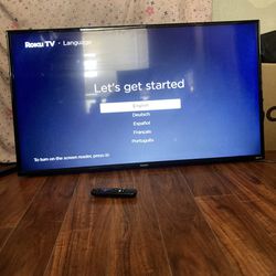 Roku TV 42inch (Controller Included) + Free HDMI Cable