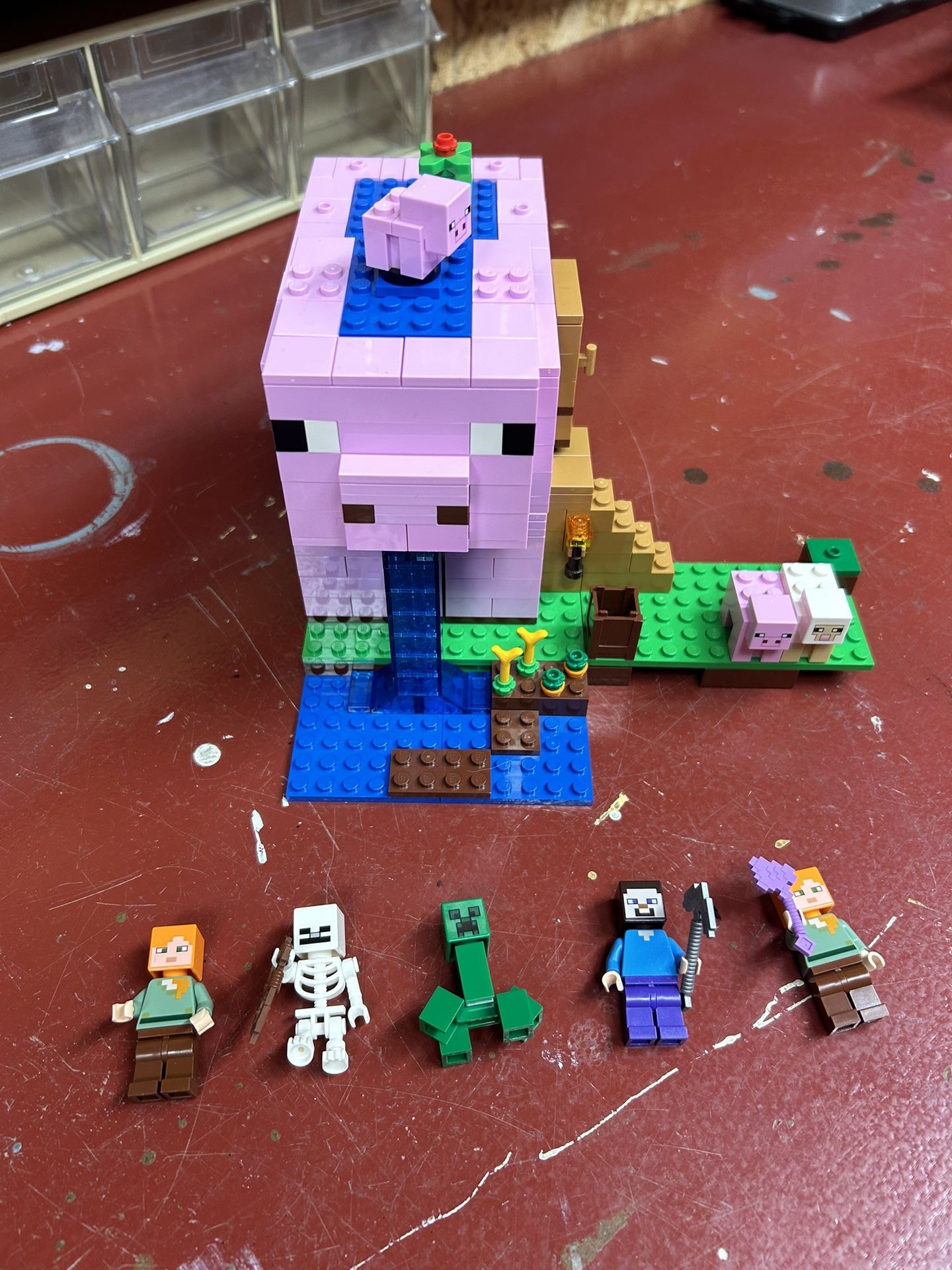 Lego Minecraft Pig House 21170