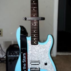 Tom Delonge Stratocaster