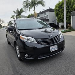 2014 Toyota Sienna L