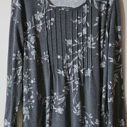 XL Women's Anyhold Gray Floral Pintuck Long-Sleeve Top