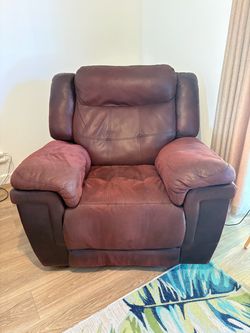 Oversized Rocker Recliner – Very Comfortable