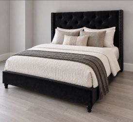 🌟Flash sale! Free Delivery! Brand New Queen size Black Velvet Tufted Platform Bedframe + Mattress
