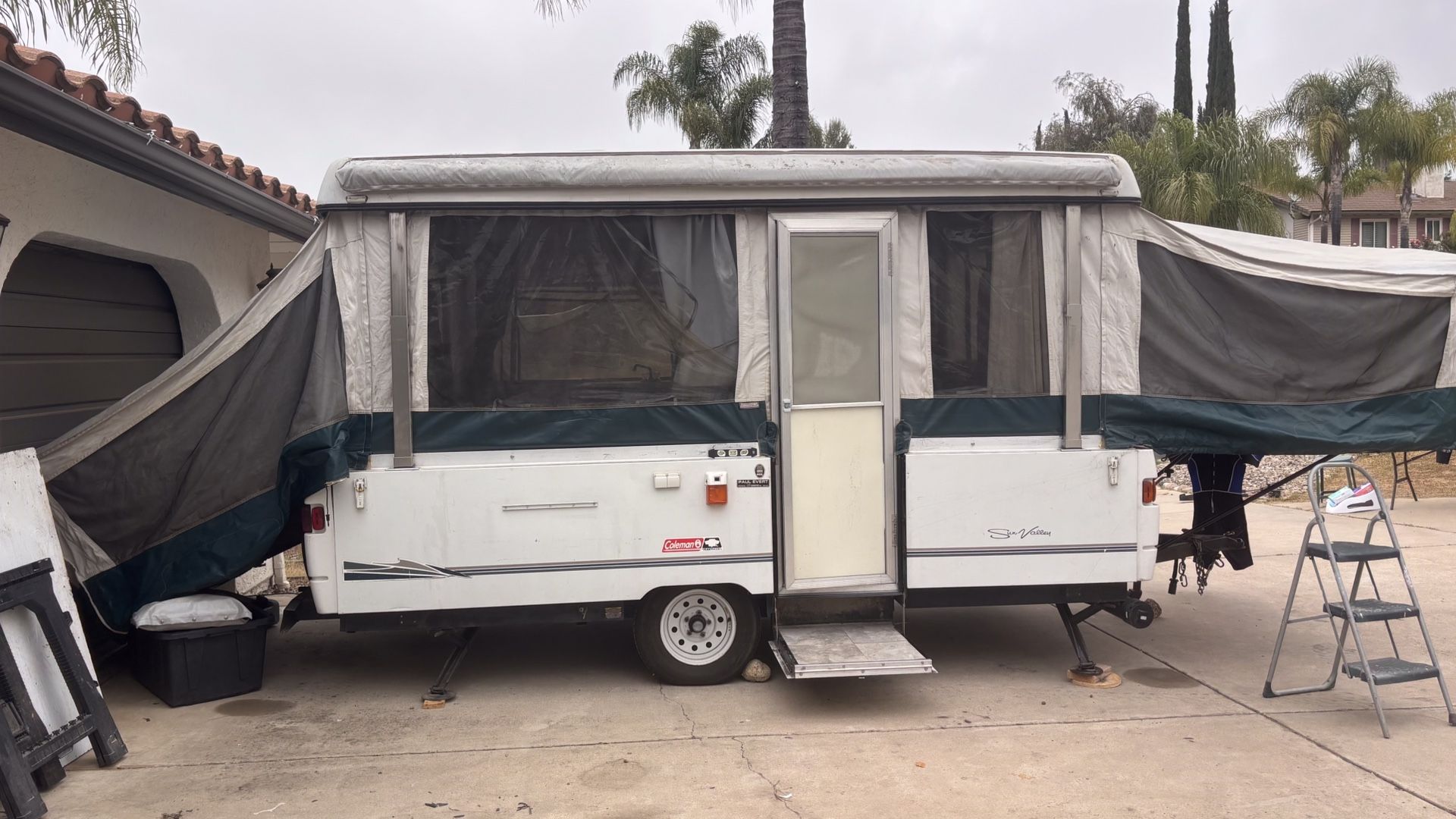 2001 Coleman Popup Trailer