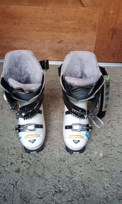 Girls Roxy Ski Boots size 235