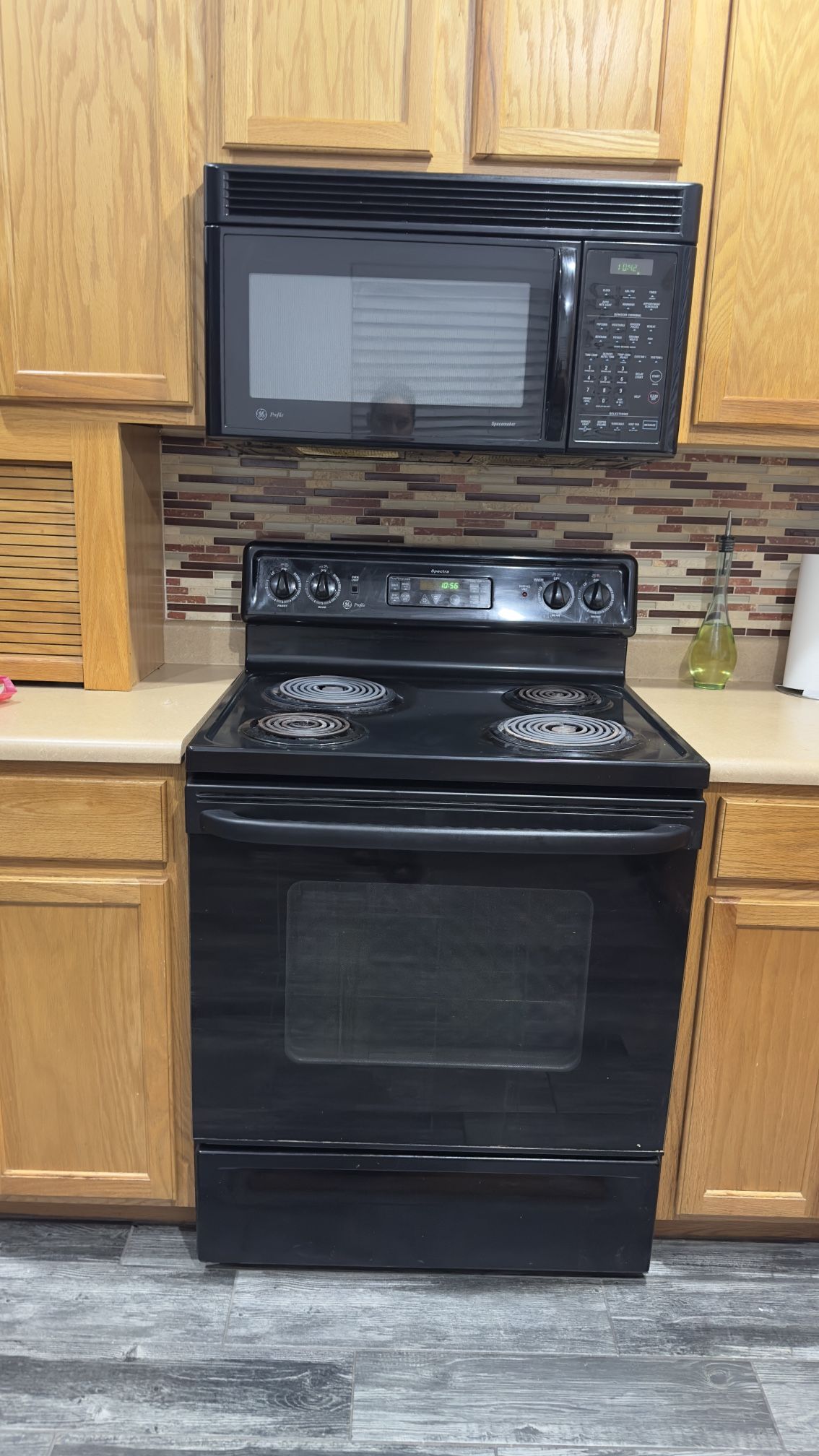 Electric Stove, Microwave , Dishwasher