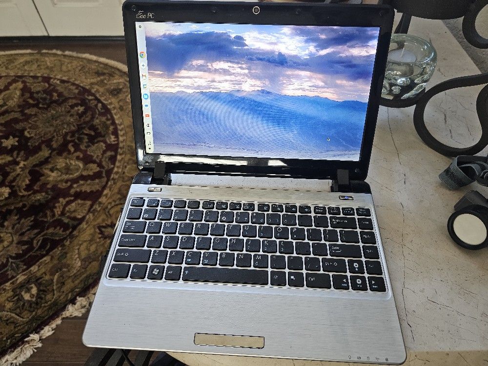 Asus Eee PC 1201n Netbook