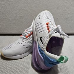 Nike Woman's Air Max 270