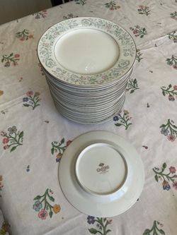 Oxford Japan Pink Melody Porcelain Plates Set Oxford Japan Pink Melody China 19 dessert 6.5” Plates never used