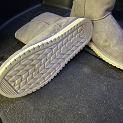 Women Size 10 UGG Boots 