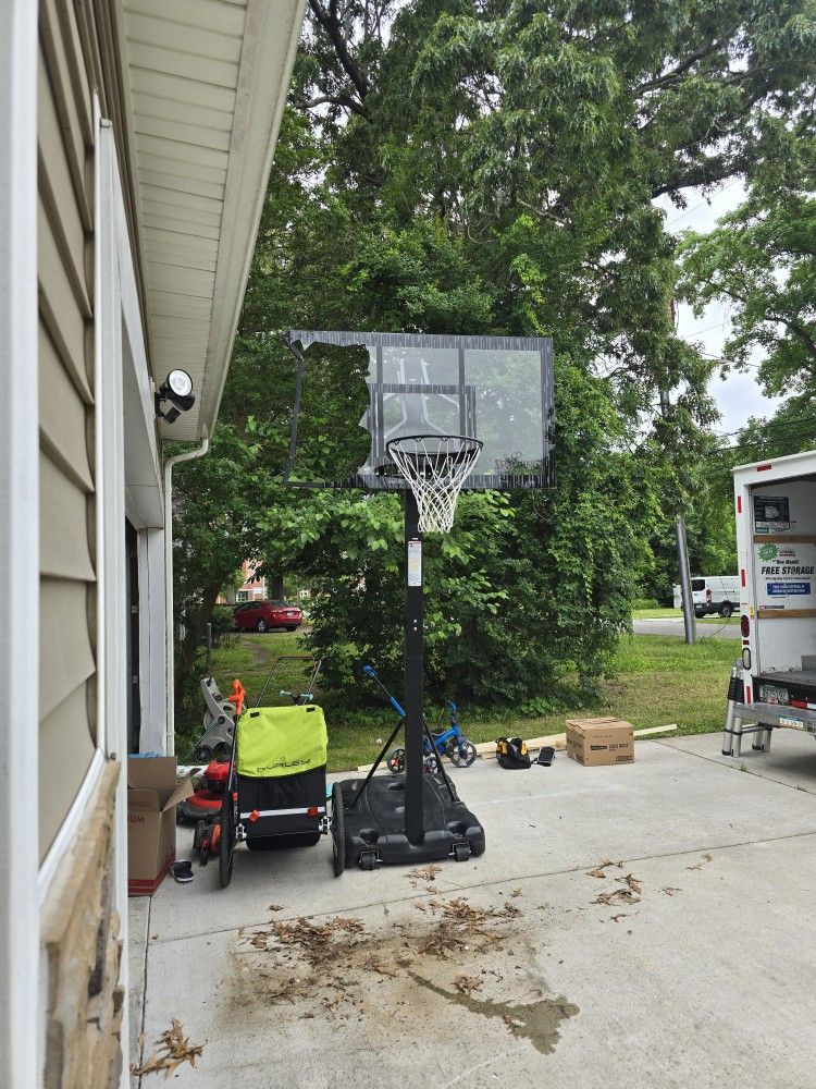 Spalding Basketball Hoop