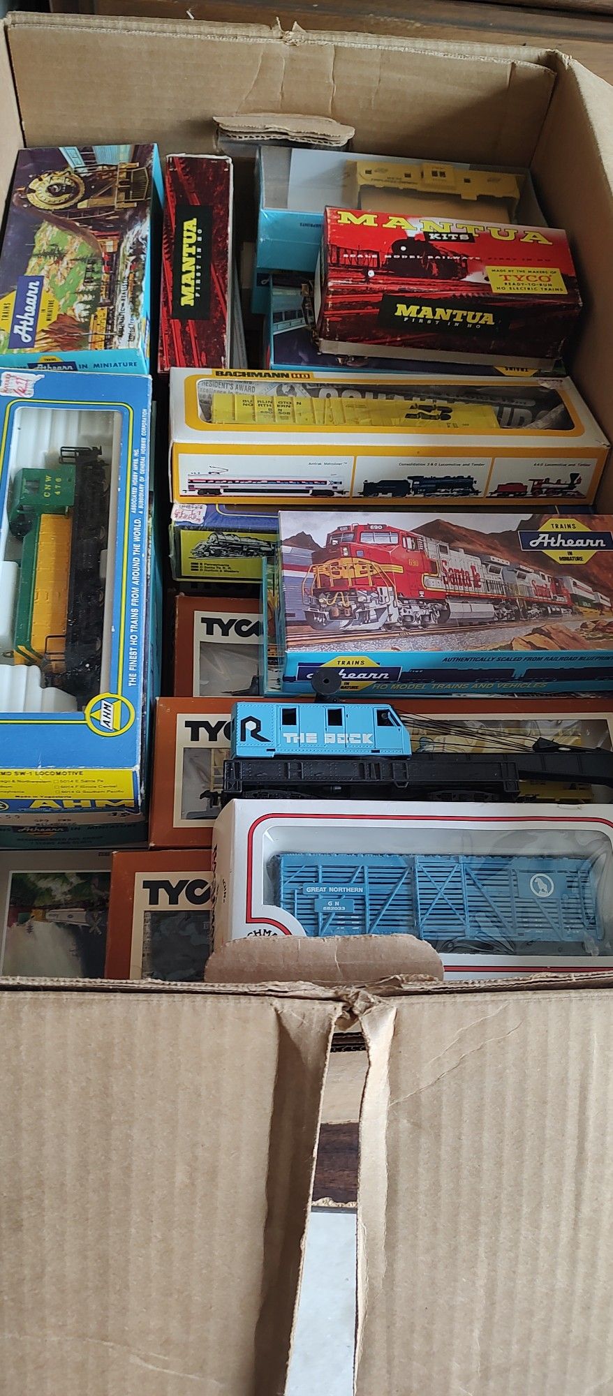 HO Trains Assorted (Box)