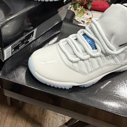 Jordan 11 Legend Blue 