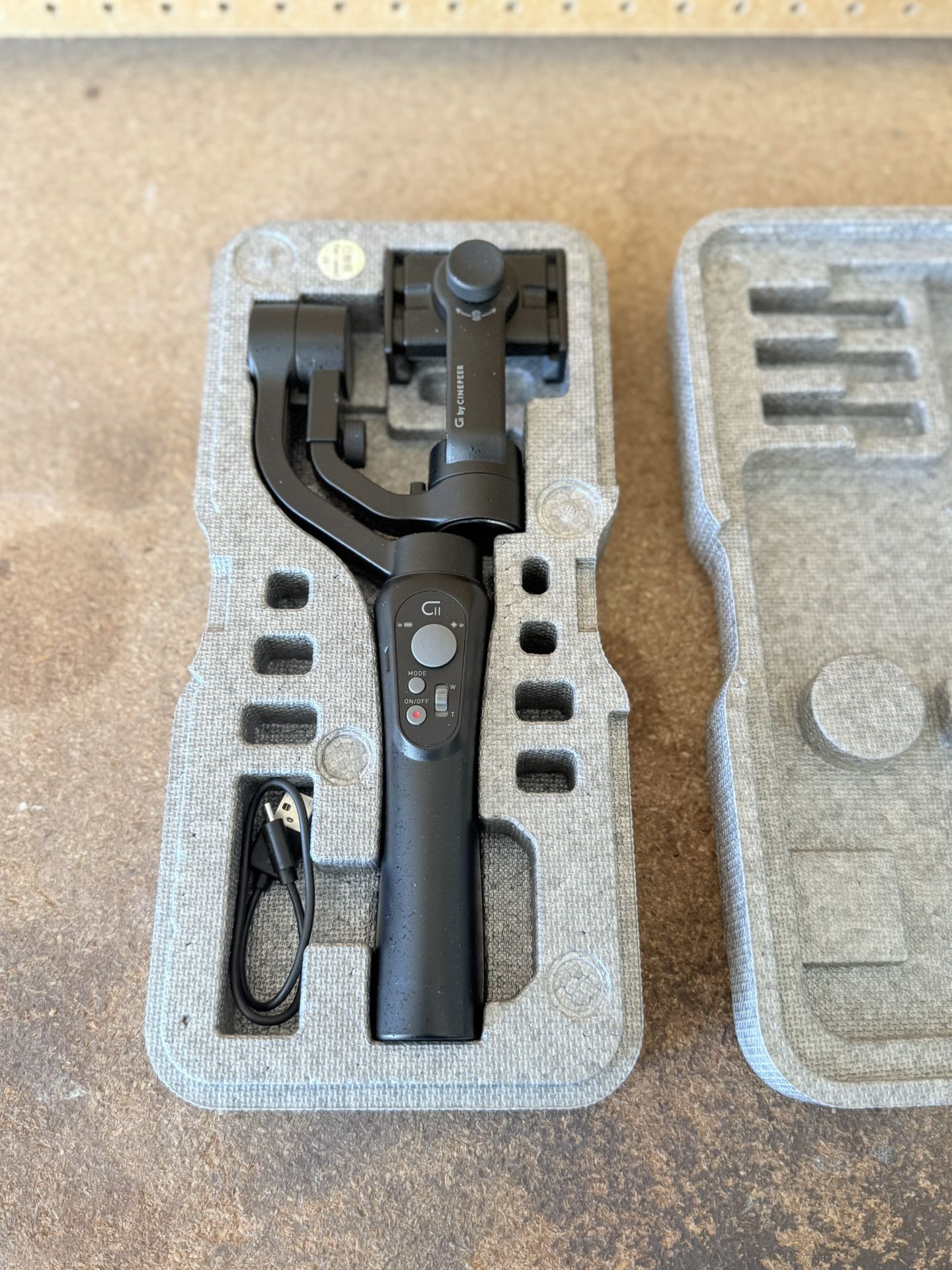 🎥 Handheld Gimbal Stabilizer – Smooth Shots for Video & Content Creation