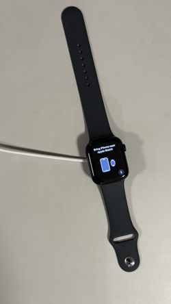 Apple Watch Series 9 (GPS), 45mm Midnight aluminum case with Midnight sport band (M/L)