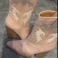 Women’s western boots (W8.5)