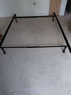 Metal bed frame adjustable no delivery 2600 Willits Rd